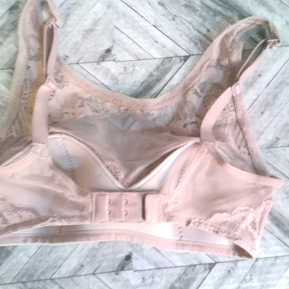 Calvin Klein lightly lined Beige/Tan Bralette...Size Small - Picture 3 of 6